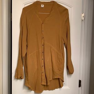 Selling Mustard Gold colored Tunic from Vici. NWOT super cute for fall